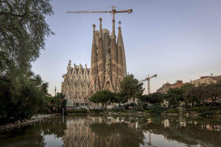סגרדה פמיליה (Sagrada Família)